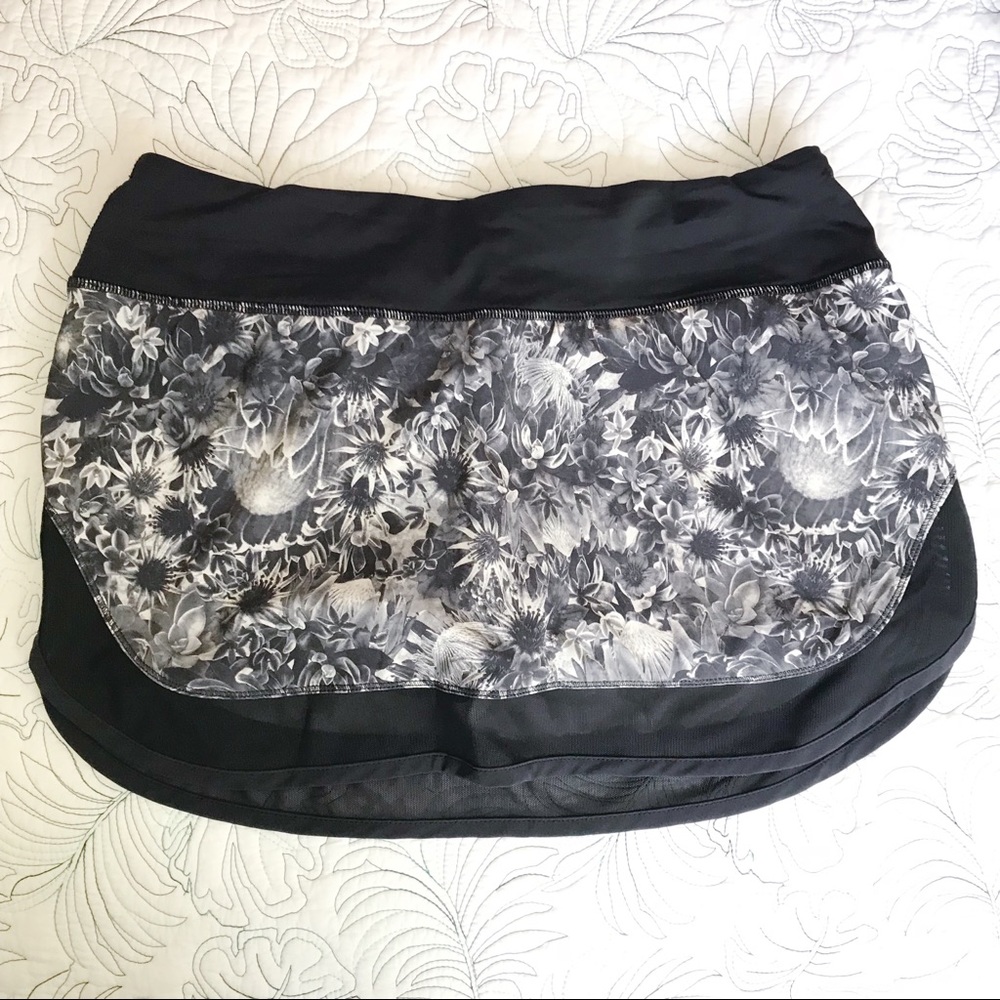 Lululemon floral tennis running skirt // 6 // euc